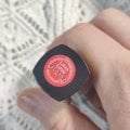 Отзыв о Губная помада Avon Ультра: У меня проблемные, сухие губы, помада стала моим спасением.