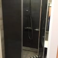 Дверь в душевую кабину