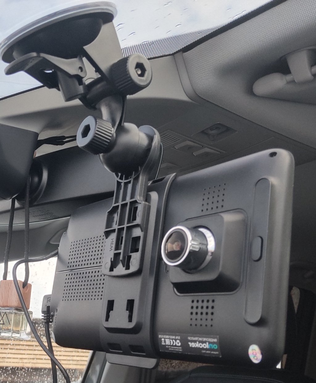 Видеорегистратор Onlooker M84 Pro - M84 PRO - продуманный гаджет в автомобиль