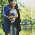 Счастлив со скромной,естественной девушкой.