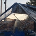Очень плохо сшили тент,32 тысячи стоит ,за что?
